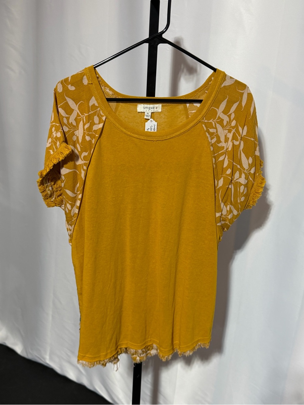 Umgee Mustard Short Sleeve Floral Raglan Top